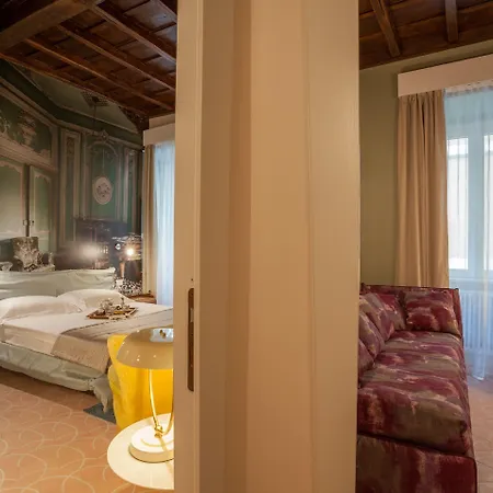 ゲストハウス 59 ステップス トレビ 4*